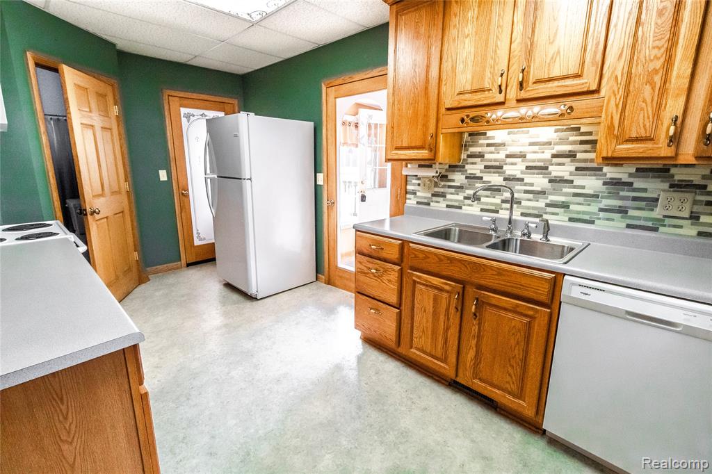 847 N Main Street, Lapeer, MI 48446 — Photo 10