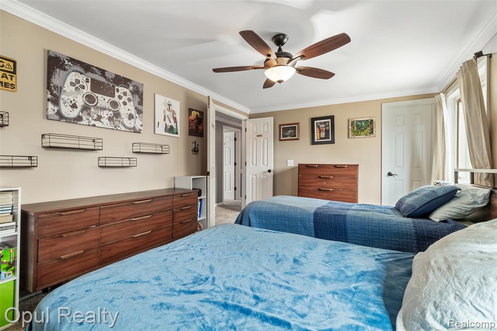 4748 Ravinewood Drive, Commerce Twp, MI 48382 — Photo 23