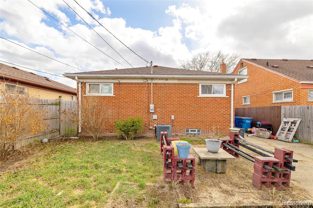 8131 Marian Street, Warren, MI 48093 — Photo 31