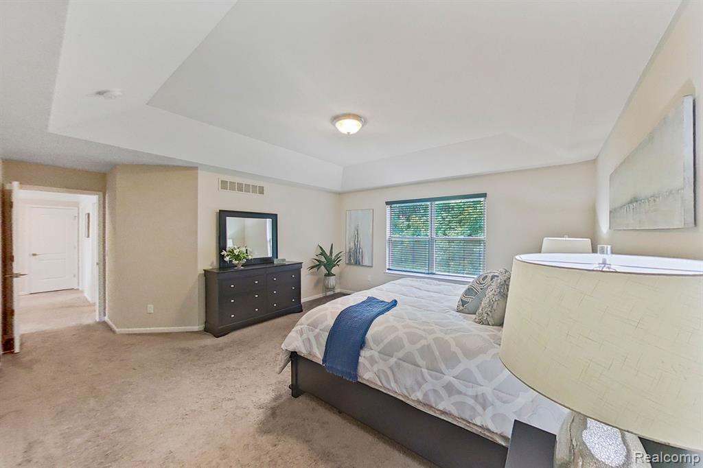 50736 SEVILLA Circle, Novi, MI — Photo 41