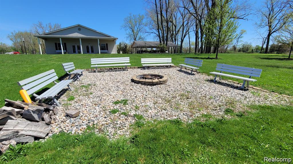 10001 E Goodall Road, 404, Durand, MI 48429 — Photo 42
