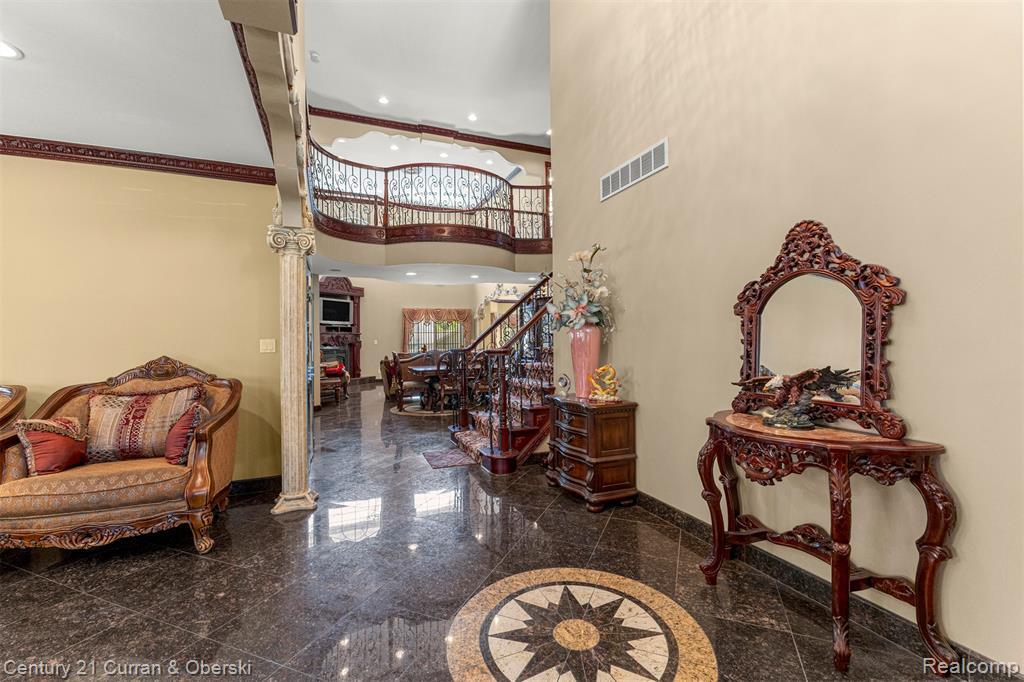 6318 Whitefield Street, Dearborn Heights, MI 48127 — Photo 3