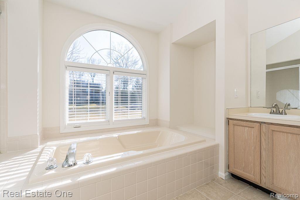 5635 Sheffield Drive, Clarkston, MI — Photo 27