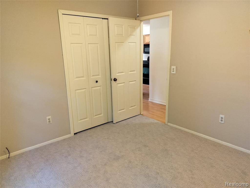 1569 Dover Hill N, Walled Lake, MI 48390 — Photo 11