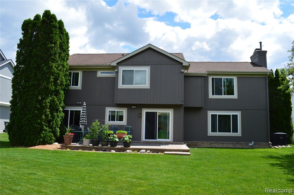 5708 Berwick Court, Clarkston, MI — Photo 40