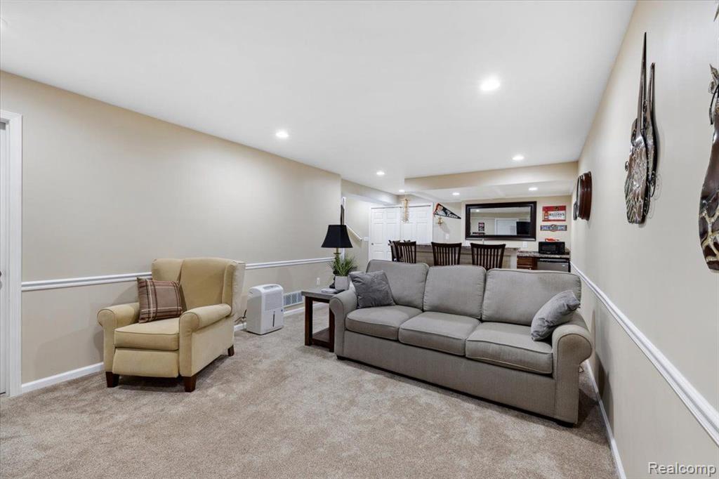 4605 SUMMER RIDGE Drive, Howell, MI 48843 — Photo 15