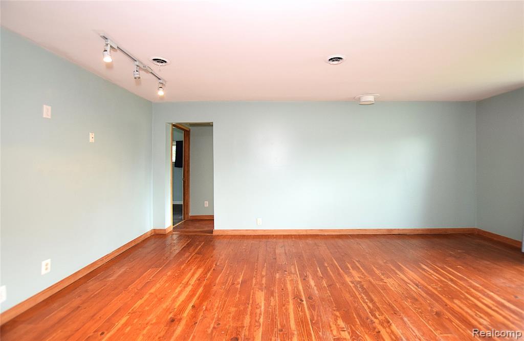 908 Tyler Road, Lennon Vlg, MI 48449 — Photo 4