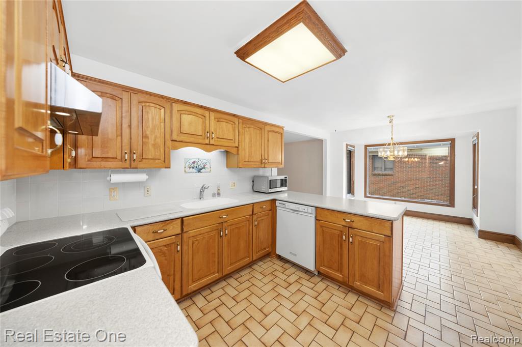 40444 La Grange Drive, Sterling Heights, MI 48313 — Photo 31
