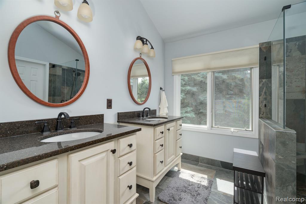 4096 Villager Dr Drive, Lake Orion, MI — Photo 25
