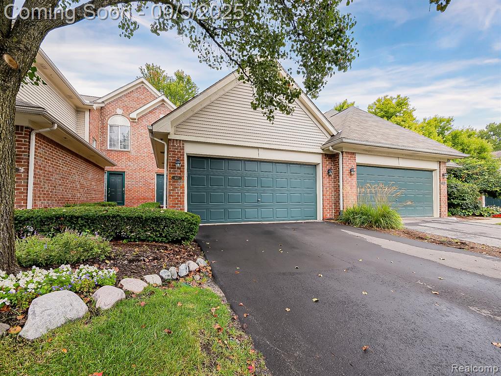 617 Macwilliams Lane, Royal Oak, MI 48067 — front exterior