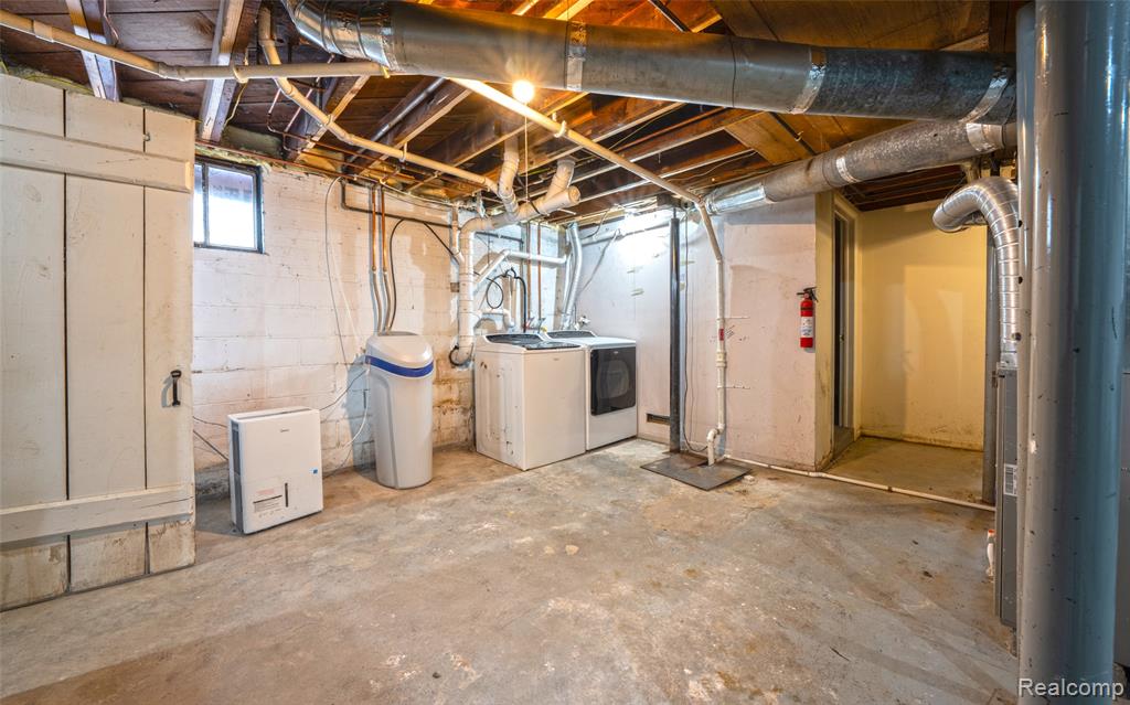 433 N Saginaw Street, Holly, MI 48442 — Photo 42