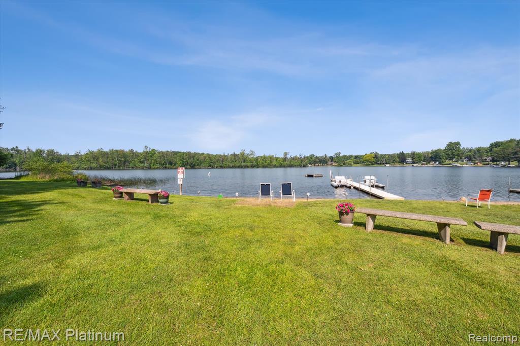 12132 Lexington Drive, 2, South Lyon, MI 48178 — Photo 28