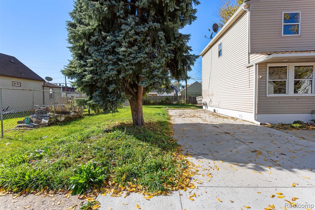 4383 CICOTTE Street, Detroit, MI 48210 — Photo 4