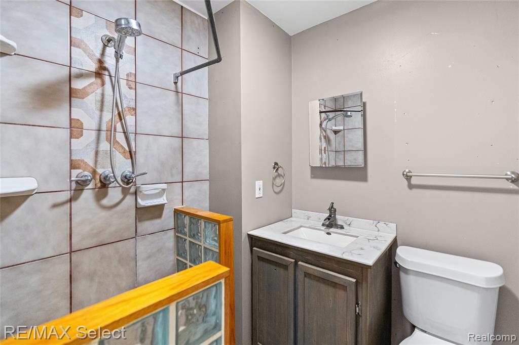 1412 Kettering Street, Burton, MI 48509 — Photo 15