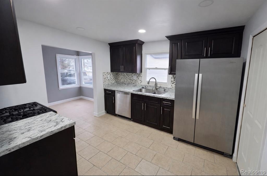 5651 Fenton Street, Dearborn Heights, MI 48127 — Photo 3