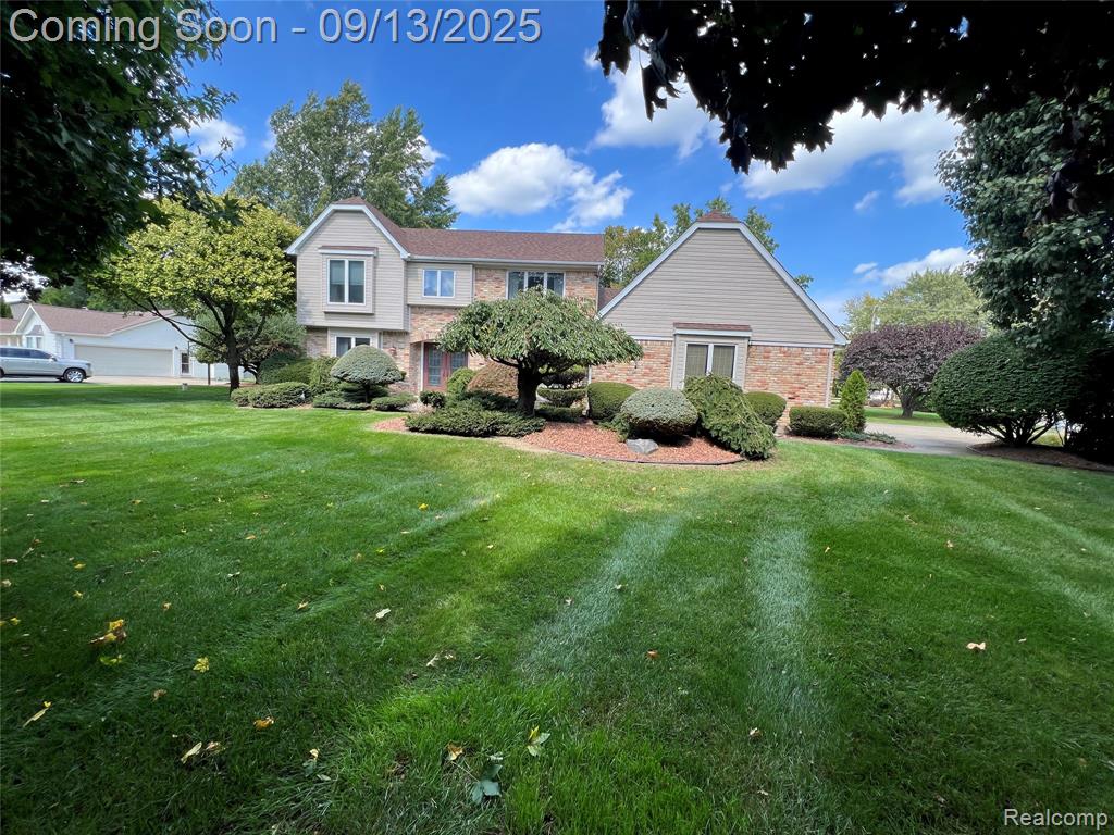 9257 Burning Tree Drive, Grand Blanc, MI 48439 — Photo 2