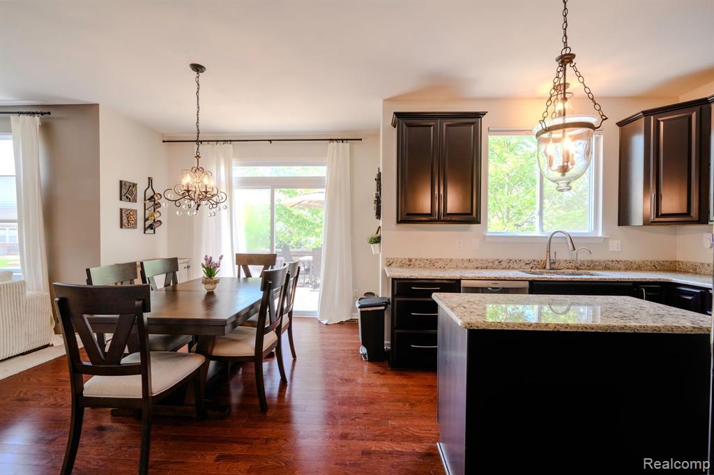 551 HUDSON Circle, South Lyon, MI 48178 — Photo 10