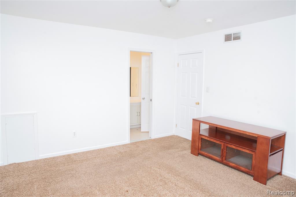 21664 Hall Road, Woodhaven, MI 48183 — Photo 30