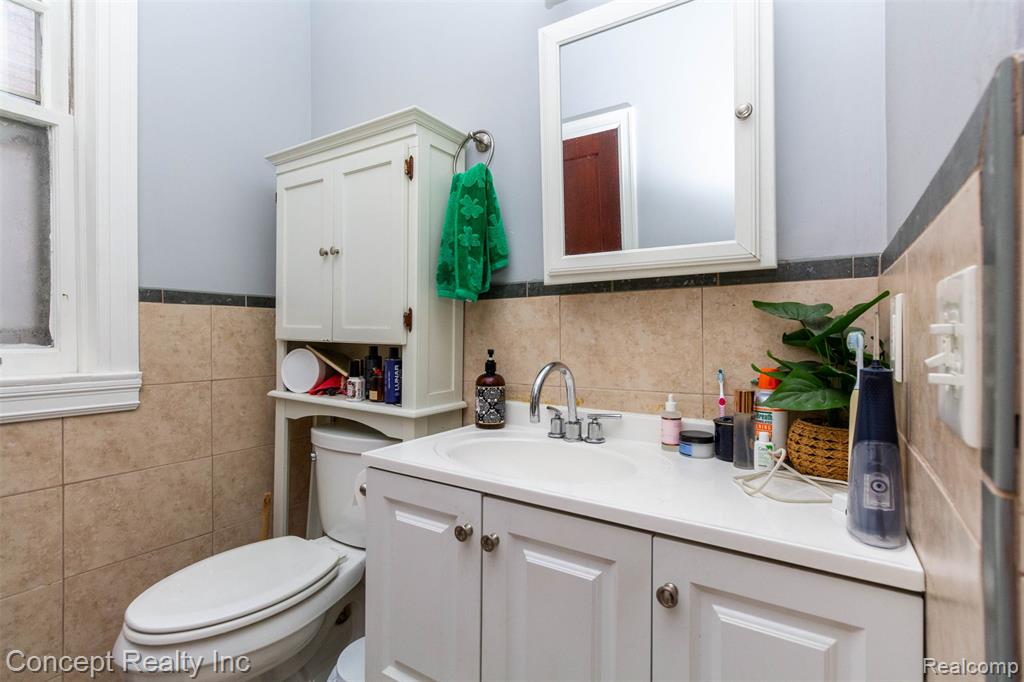 440 E FERRY Street, Detroit, MI 48202 — Photo 24