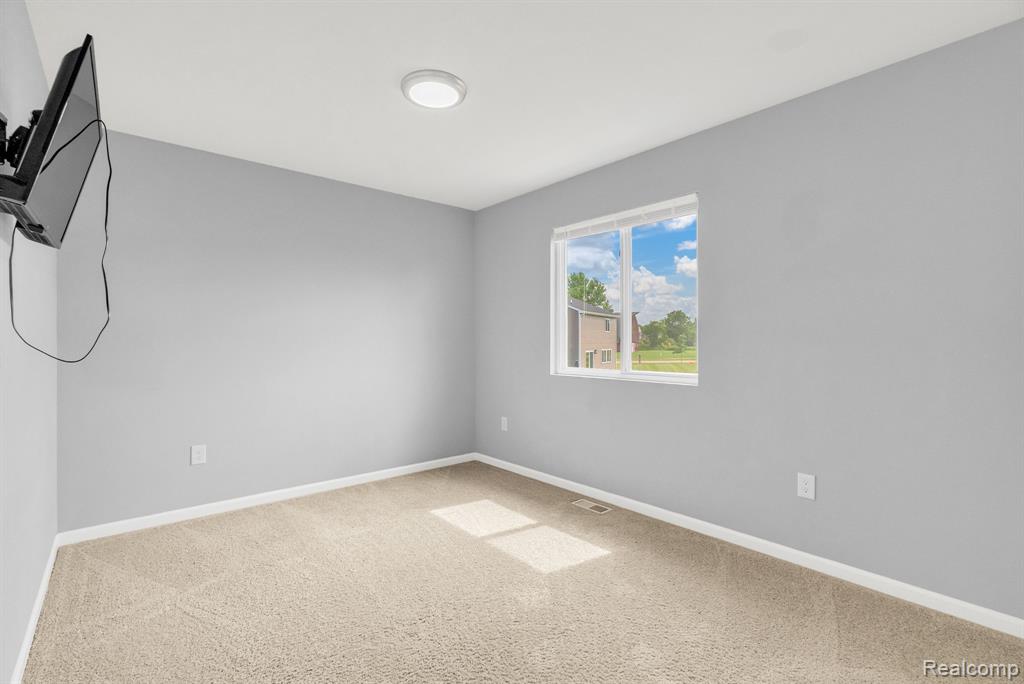 7019 Marigold Court, Grand Blanc, MI 48439 — Photo 31