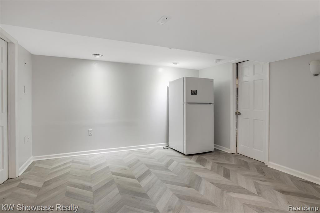 6322 CLARENDON Drive, Canton, MI 48187 — Photo 40