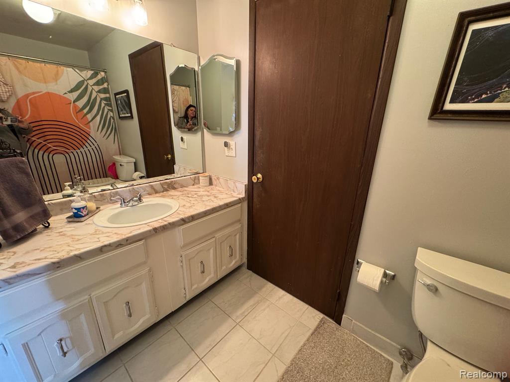 2774 Roundtree Drive, Troy, MI 48083 — Photo 24