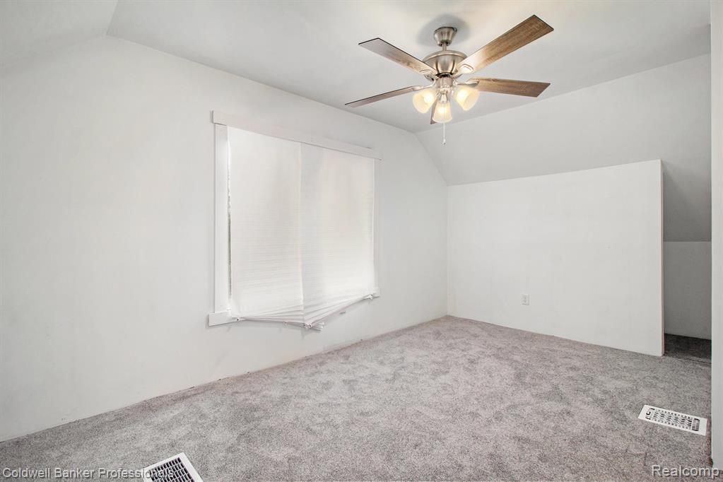 605 Calvert Street, Detroit, MI 48202 — Photo 18