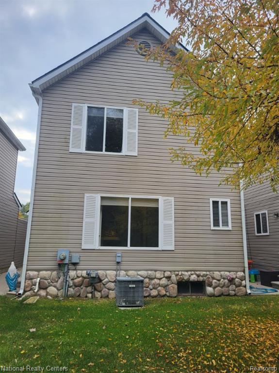 5028 Clintonville Pines Drive, Clarkston, MI — Photo 3