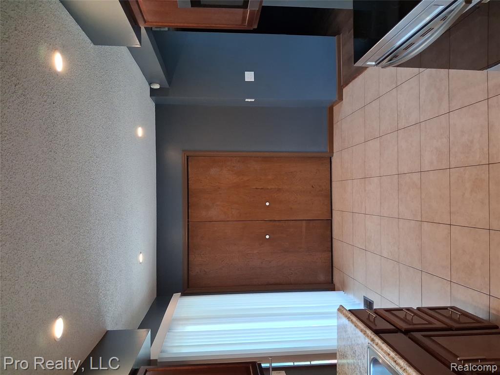 2219 Lakeview Avenue, Ypsilanti, MI 48198 — Photo 12