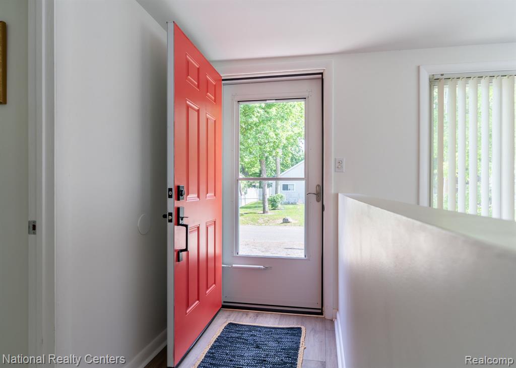 3973 Oak Knoll Road, Waterford, MI 48328 — Photo 4