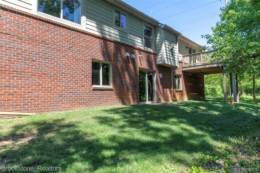 10295 Northridge Court, White Lake, MI — Photo 9