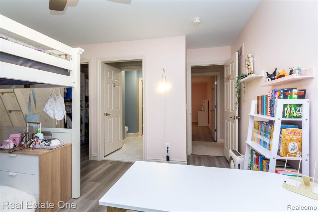 6536 Chatham Circle, Rochester Hills, MI 48306 — Photo 39