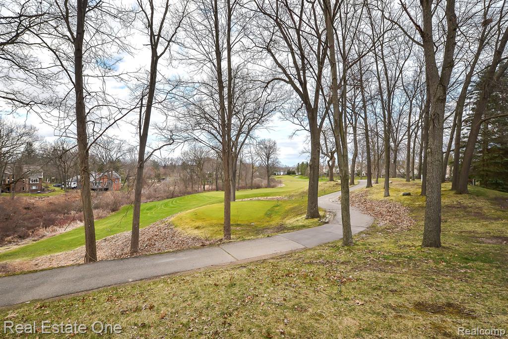 4490 GOLF VIEW Drive, Brighton, MI 48116 — Photo 4