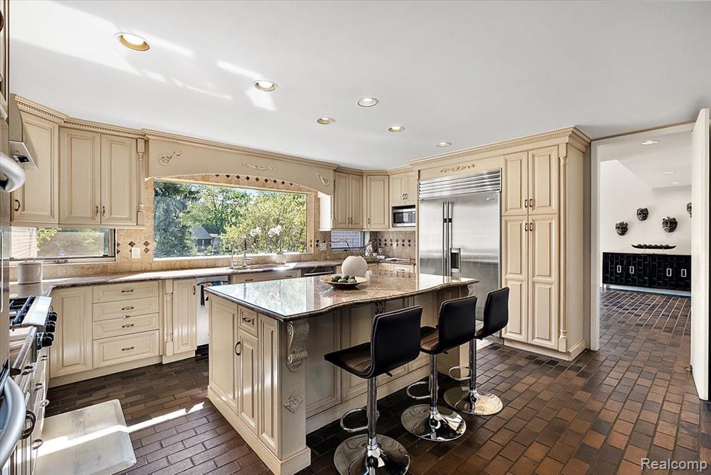3830 Columbia Drive, Bloomfield Hills, MI 48302 — Photo 24