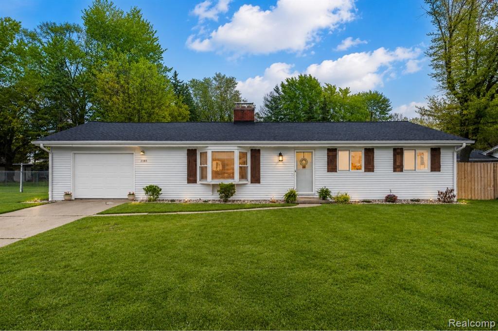 3585 Creekwood Drive, Saginaw, MI 48601