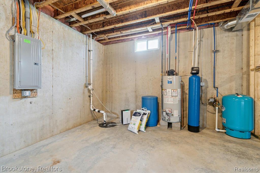 4050 CAYMAN Drive, Dewitt, MI 48820 — Photo 18