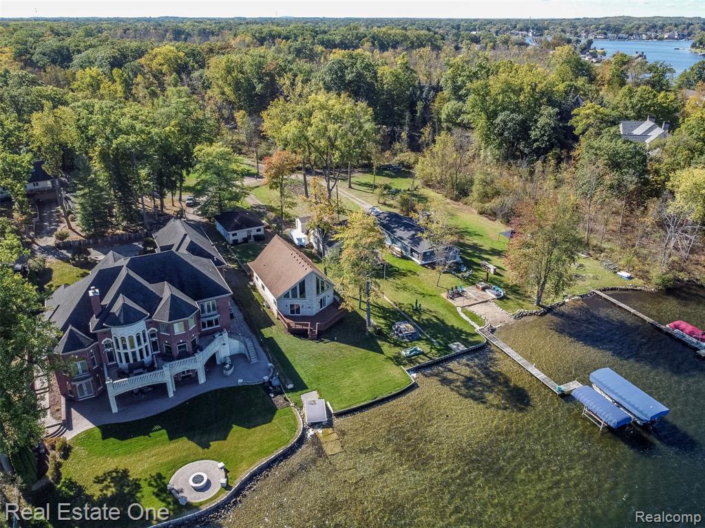 782 Appalachi Street, Commerce Twp, MI 48390 — Photo 5
