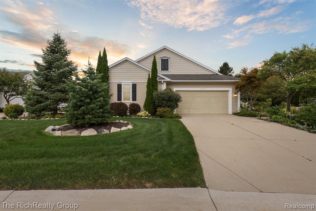 4172 Hamlet Cove, 14, Bath, MI 48808 — Photo 2