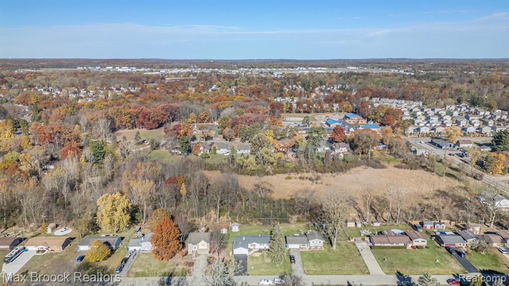 6604 Doyon Drive N, Waterford, MI 48327 — Photo 24