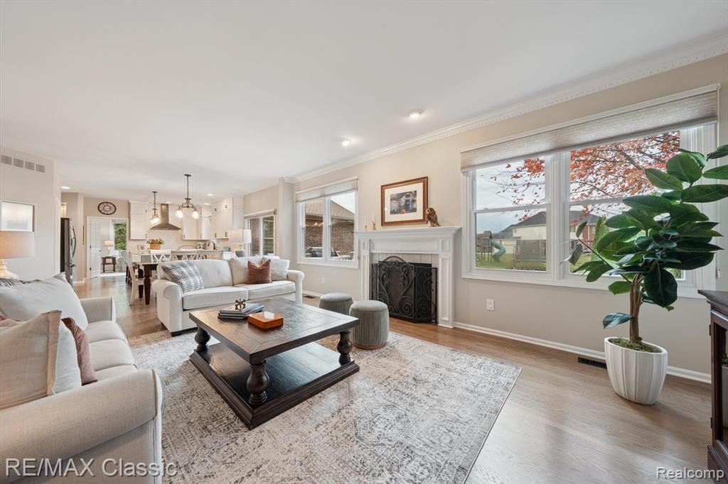 47595 Greenwich Drive, Novi, MI — Photo 13