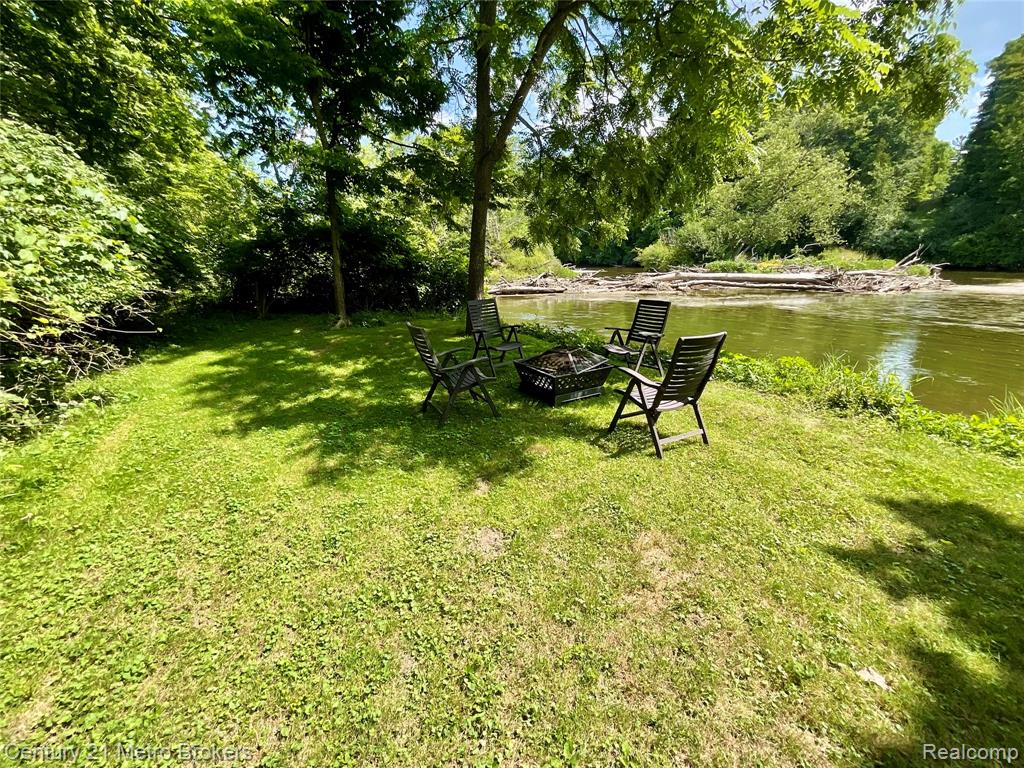 6010 N Seymour Road, Flushing, MI 48433 — Photo 3