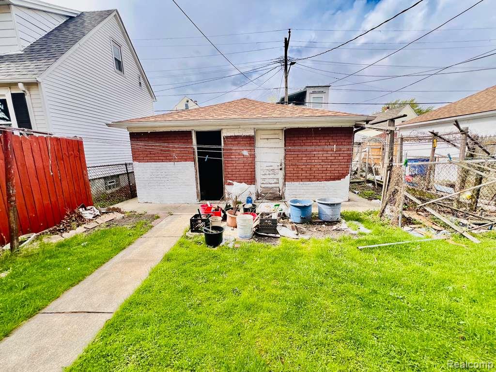 3215 Evaline Street, Hamtramck, MI 48212 — Photo 6