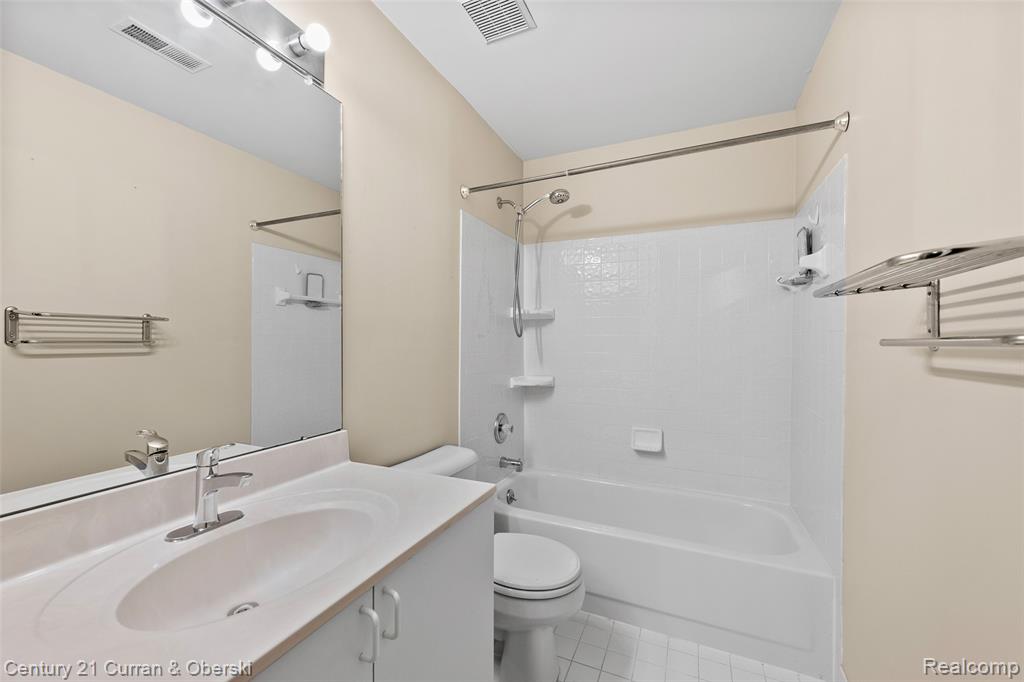 5237 Royal Vale Lane, Dearborn, MI 48126 — Photo 14