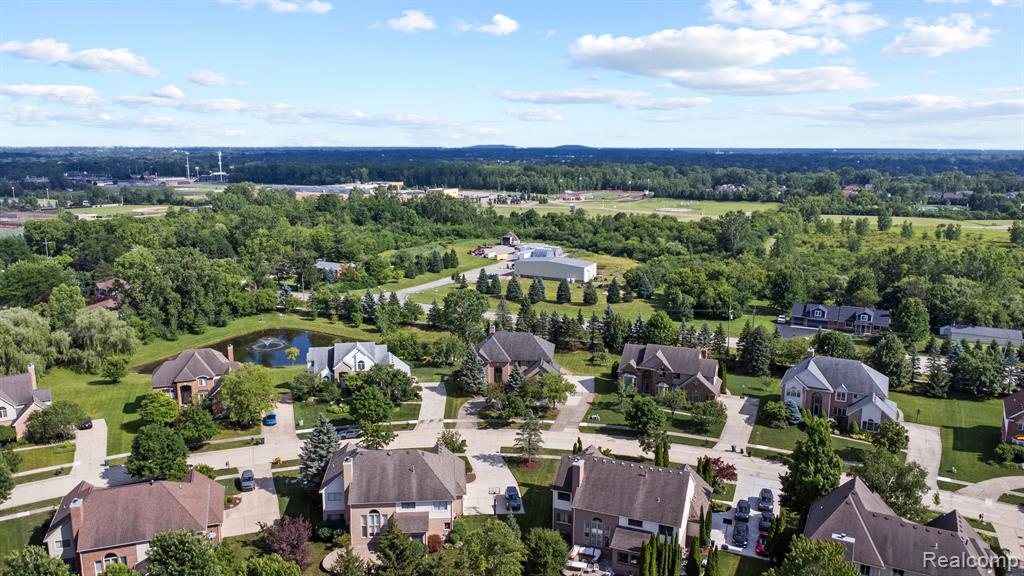 8950 WOODLORE SOUTH Drive, Plymouth, MI 48170 — Photo 66