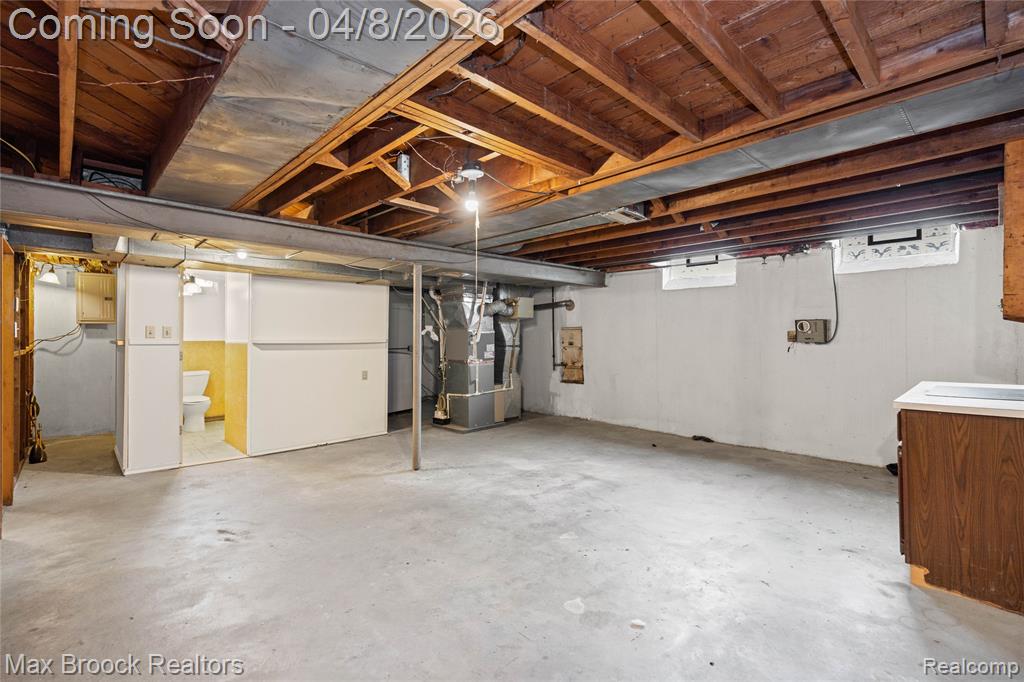 17000 W 13 Mile Road, Beverly Hills, MI 48025 — Photo 37