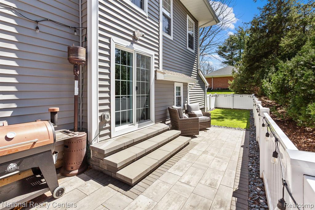 3706 Lakeview Boulevard, Orchard Lake Village, MI 48324 — Photo 42