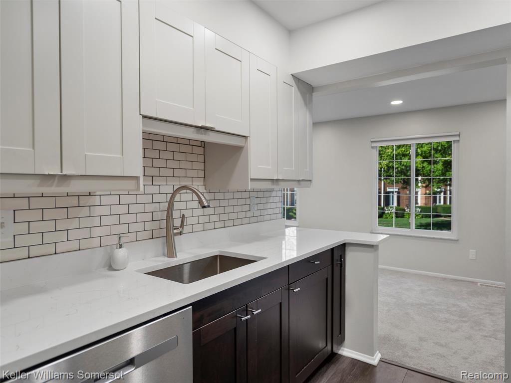 773 E Fox Hills Drive, Bloomfield Hills, MI 48304 — Photo 8