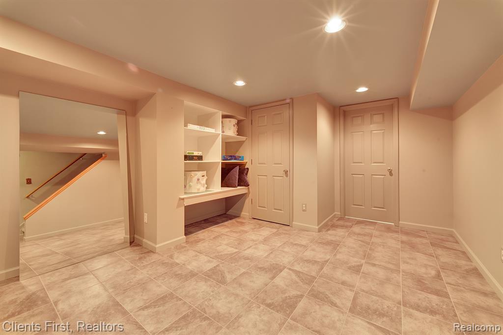 46657 GUNNERY Drive, Canton, MI 48187 — Photo 39