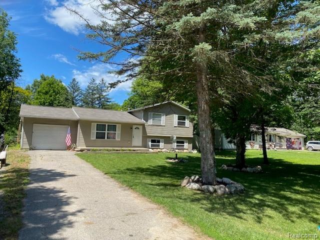 9523 Waite Drive, Fenton, MI 48430 — Photo 3