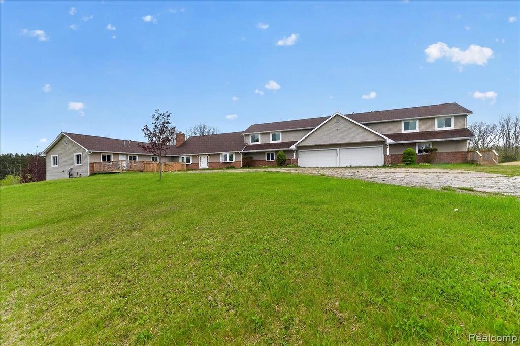 11280 Hegel Road, Goodrich Vlg, MI — Photo 2